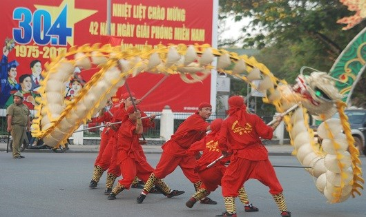 To&agrave;n cảnh lễ rước t&ocirc;n vinh nghệ nh&acirc;n, l&agrave;ng nghề