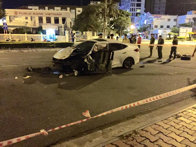 Hiện trường vụ tai nạn rạng s&aacute;ng 3/5. Ảnh: Facebook