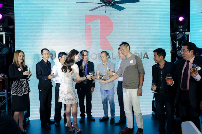 Giang Hồng Ngọc lần đầu thử l&agrave;m b&agrave; chủ