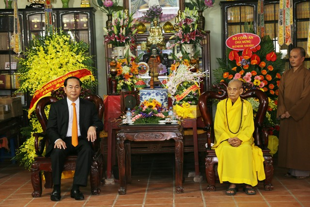 Chủ tịch nước ch&uacute;c mừng Phật đản 2017 đức Ph&aacute;p chủ GHPGVN