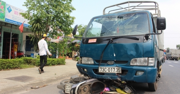 Thừa Thiên Huế: Xe tải “leo” lên vỉa hè, tông một người nguy kịch