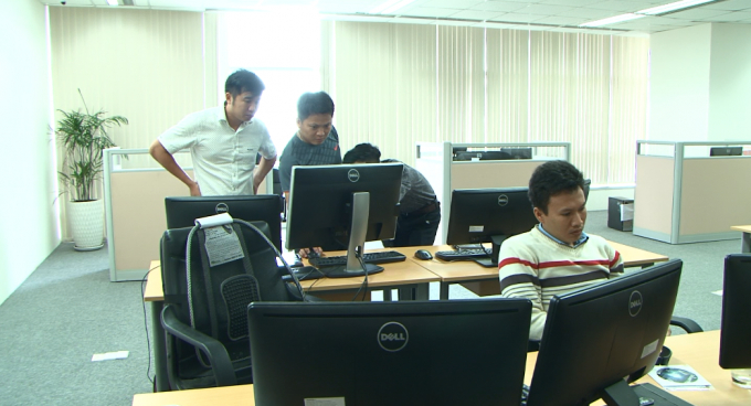 C&ocirc;ng an kh&aacute;m x&eacute;t c&ocirc;ng ty của Nguyễn Thị Kh&eacute;o.