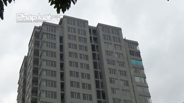 X&acirc;y dựng 4 căn hộ th&ocirc;ng tầng 20 l&ecirc;n 21, x&acirc;y dựng tầng 22 kh&ocirc;ng c&oacute; trong giấy ph&eacute;p x&acirc;y dựng.