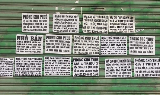 Xử lý “rác” quảng cáo - luật có, vì sao khó?