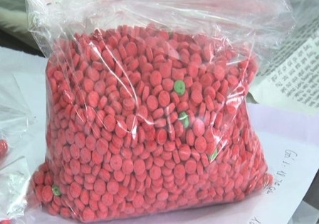 Sơn La: Tóm gọn đối tượng vận chuyển 2 bánh heroin, 5.000 viên ma túy tổng hợp