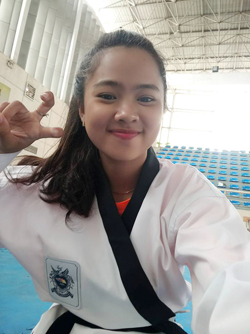 Năm học 2015-2016, c&ocirc; g&aacute;i qu&ecirc; TP HCM đạt danh hiệu học vi&ecirc;n giỏi của Học viện Cảnh s&aacute;t nh&acirc;n d&acirc;n.&nbsp;Ảnh:&nbsp;NVCC.