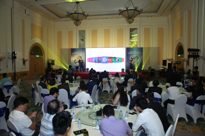 Giới thiệu t&iacute;nh năng&nbsp;v&ograve;ng đeo tay Helo LX.