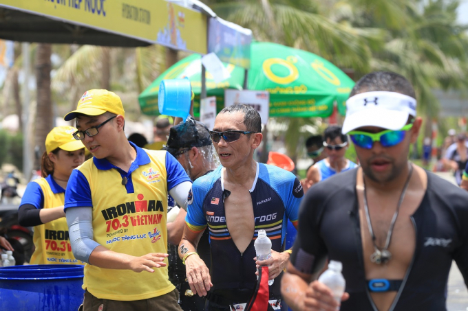 Ironman 70.3 Việt Nam 2017 đ&atilde; c&oacute; nh&agrave; t&acirc;n v&ocirc; địch đến từ &ldquo;xứ sở chuột t&uacute;i&rdquo;