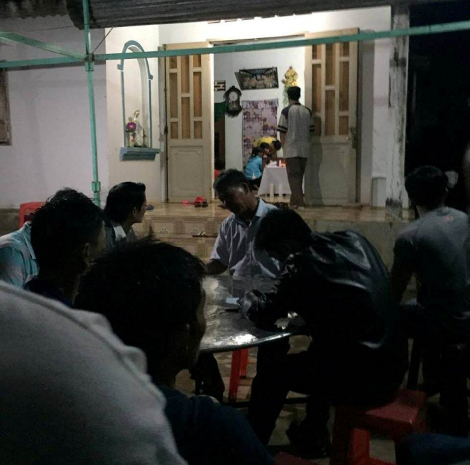 Gia đ&igrave;nh đang tổ chức tang lễ cho 2 em học sinh