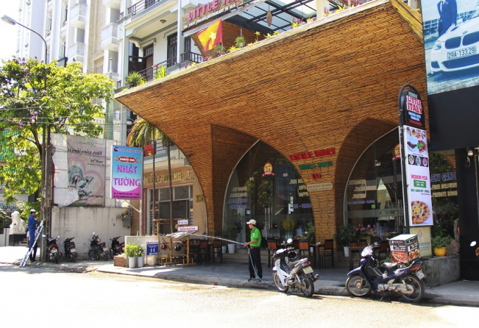 Gi&agrave;nh lại vỉa h&egrave; ở Huế: Chủ tịch phường Ph&uacute; Hội n&oacute;i nhưng kh&ocirc;ng l&agrave;m?