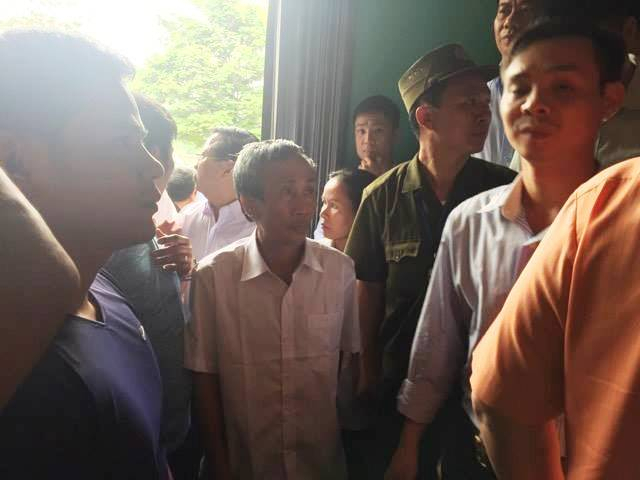 &Ocirc;ng H&agrave;n Đức Long tại buổi xin lỗi c&ocirc;ng khai ng&agrave;y 25/4.