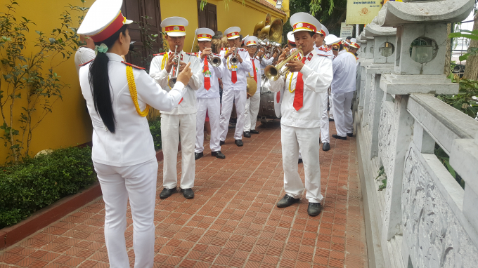 H&agrave; Nội: Phật tử ch&ugrave;a Trấn Quốc hoan hỉ k&iacute;nh mừng đại lễ Phật đản