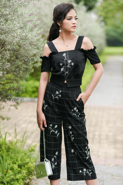 Thu Quỳnh &lsquo;Sống chung với mẹ chồng&rsquo; l&agrave;m n&agrave;ng thơ của NTK Xu&acirc;n L&ecirc;