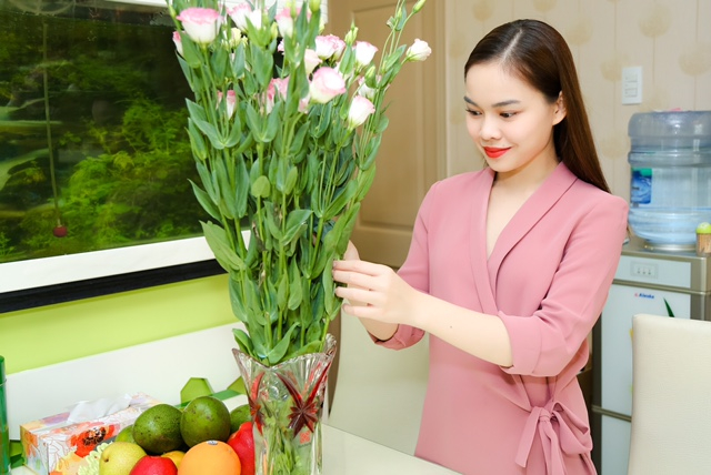 Cảm động m&oacute;n qu&agrave; tặng mẹ của Giang Hồng Ngọc nh&acirc;n &ldquo;Ng&agrave;y của mẹ&rdquo;