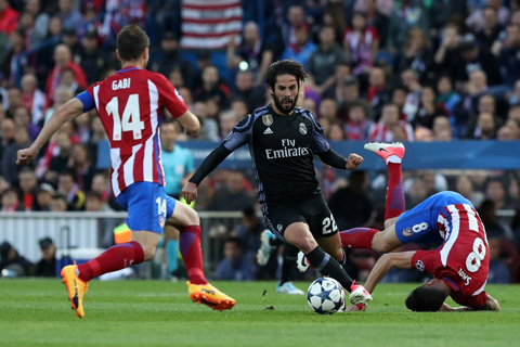 Isco tận dụng cơ hội v&agrave; dứt điểm ghi b&agrave;n dập tắt hy vọng của đội chủ nh&agrave;&nbsp;