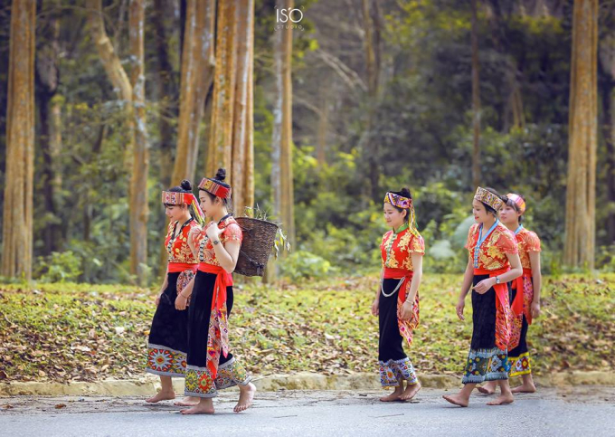 Chi&ecirc;m ngưỡng bộ ảnh kỷ yếu l&ecirc;n &aacute;n nạn