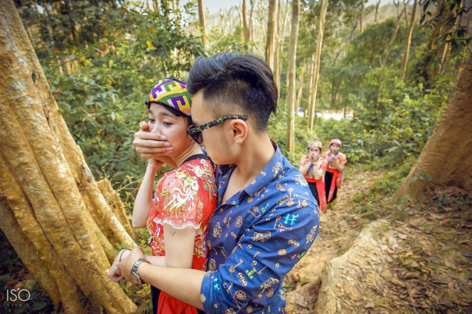 Chi&ecirc;m ngưỡng bộ ảnh kỷ yếu l&ecirc;n &aacute;n nạn