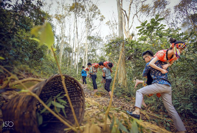 Chi&ecirc;m ngưỡng bộ ảnh kỷ yếu l&ecirc;n &aacute;n nạn