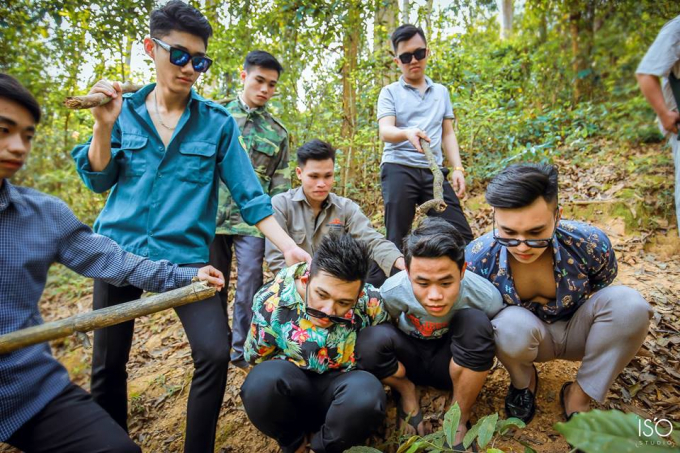 Chi&ecirc;m ngưỡng bộ ảnh kỷ yếu l&ecirc;n &aacute;n nạn