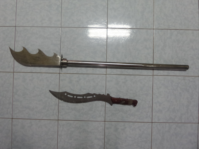 Hung kh&iacute; g&acirc;y &aacute;n bị cơ quan c&ocirc;ng an thu giữ.