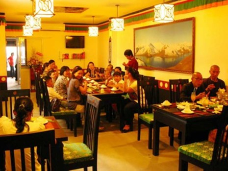 Vấn nạn thực phẩm bẩn đang l&agrave; cơ hội cho c&aacute;c nh&agrave; h&agrave;ng chay, qu&aacute;n ăn thực dưỡng ph&aacute;t triển.