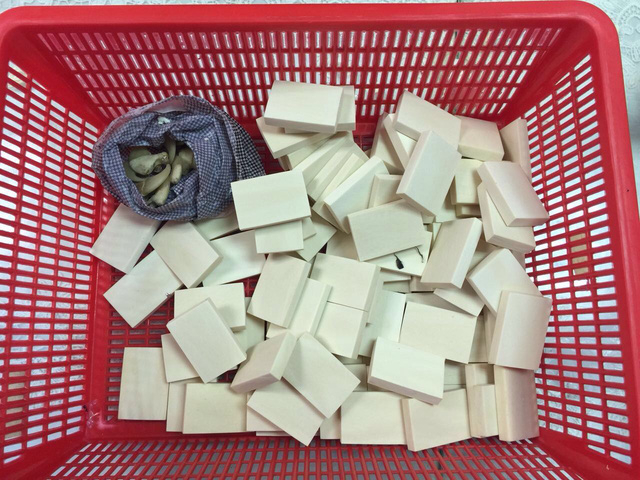 TP HCM: Ph&aacute;t hiện vụ vận chuyển đu&ocirc;i voi, da b&aacute;o gấm qua s&acirc;n bay