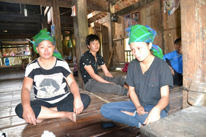 Gia đ&igrave;nh bệnh nhi Kh&aacute;nh bức x&uacute;c cho rằng con họ chết l&agrave; do b&aacute;c sĩ tắc tr&aacute;ch.