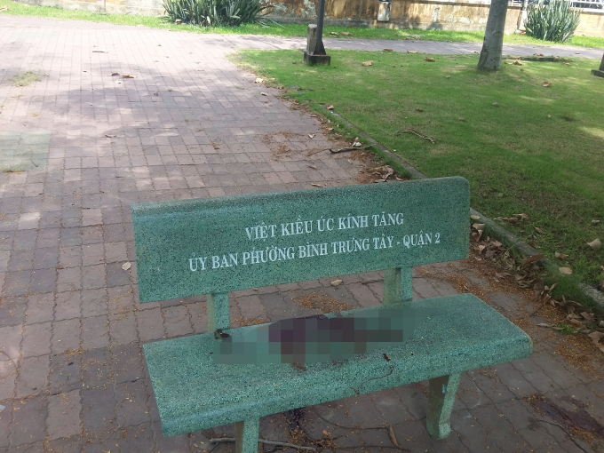 Người đ&agrave;n &ocirc;ng tử vong trong khu&ocirc;n vi&ecirc;n bệnh viện nghi bị s&aacute;t hại