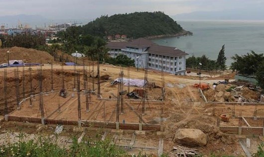 Khẩn thiết mong &ldquo;giải cứu&rdquo; Sơn Tr&agrave;