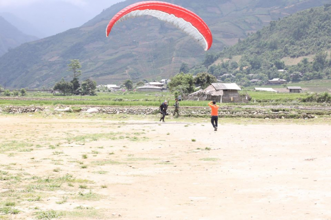 Festival d&ugrave; lượn l&agrave; chương tr&igrave;nh&nbsp;được tổ chức thường xuy&ecirc;n từ năm 2012 tr&ecirc;n&nbsp;đ&egrave;o Khau Phạ, M&ugrave; Cang Chải.