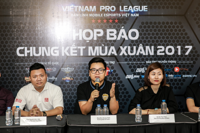 Buổi họp b&aacute;o sau khi kết th&uacute;c trận đấu.