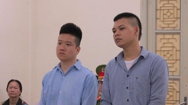 Hai bị c&aacute;o tại phi&ecirc;n t&ograve;a sơ thẩm.