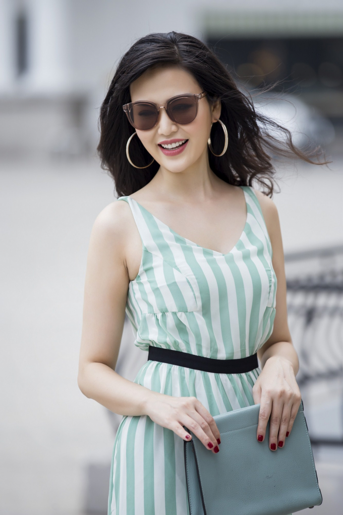 D&aacute;ng h&igrave;nh thon gọn gi&uacute;p Thu Thủy biến h&oacute;a nhiều phong c&aacute;ch.