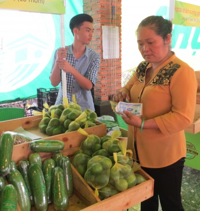 Sự th&agrave;nh c&ocirc;ng của c&aacute;c phi&ecirc;n chợ n&ocirc;ng sản tại TP HCM trong thời gian vừa qua l&agrave; một v&iacute; dụ điiển h&igrave;nh về nhu cầu ti&ecirc;u thụ n&ocirc;ng sản sạch của người Việt.