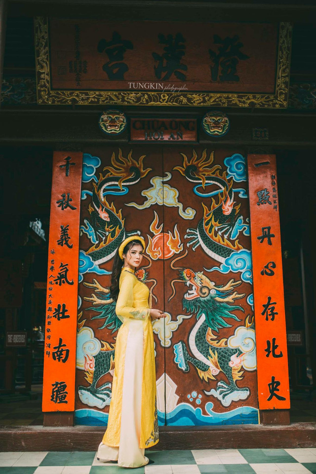 Phương ch&acirc;m sống của c&ocirc; l&agrave; &ldquo;Sống l&agrave; để cho đi v&agrave; kh&ocirc;ng mong nhận lại&rdquo;, Hồng Quỳnh y&ecirc;u th&iacute;ch c&aacute;c hoạt động thiện nguyện thay v&igrave; d&agrave;nh nhiều thời gian cho bản th&acirc;n như bạn b&egrave; đồng trang lứa.