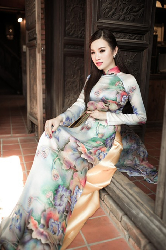 Ngo&agrave;i tiếng Anh, c&ocirc; c&ograve;n học th&ecirc;m tiếng Hoa để tự tin hơn khi giao tiếp với bạn b&egrave; quốc tế nếu c&oacute; cơ hội đại diện Việt Nam chinh chiến.