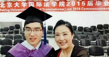 Chuyện cảm động về người mẹ nuôi con bại não hoàn thành "giấc mơ Harvard"