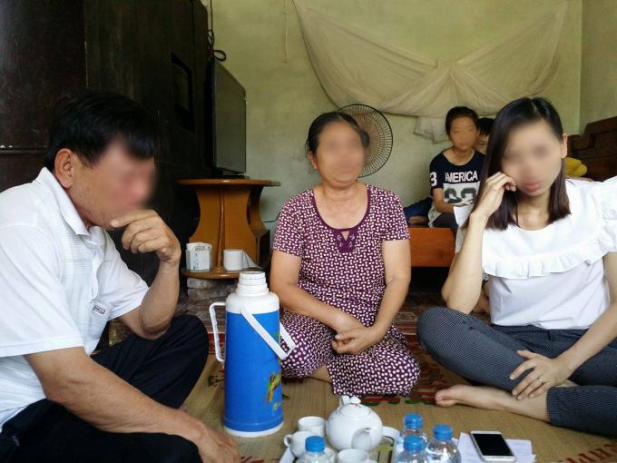 Gia đ&igrave;nh nữ sinh T.A vẫn chưa hết b&agrave;ng ho&agrave;ng v&agrave; đau x&oacute;t trước c&aacute;i chết đột ngột của c&ocirc; ch&aacute;u g&aacute;i.