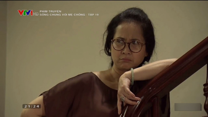 Tuy nhi&ecirc;n, mẹ chồng lại lu&ocirc;n tỏ ra kh&oacute; chịu, soi m&oacute;i v&agrave; ch&ecirc; bai con d&acirc;u.