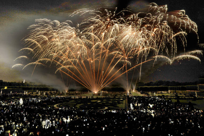 Ph&aacute;o hoa của đội Thụy Sỹ sẽ bắn được 21 hướng kh&aacute;c nhau c&ugrave;ng l&uacute;c.