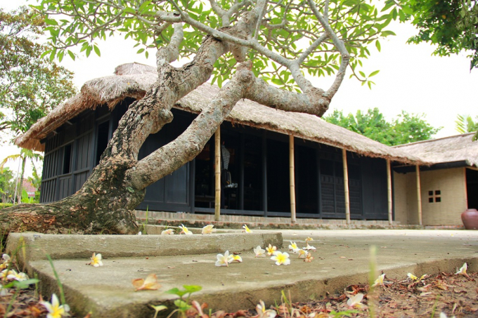 Ngồi nh&agrave; m&agrave; cụ Nguyễn Sinh Sắc c&ugrave;ng 2 con trai ở v&agrave; dạy học khi ở l&agrave;ng Dương Nỗ.