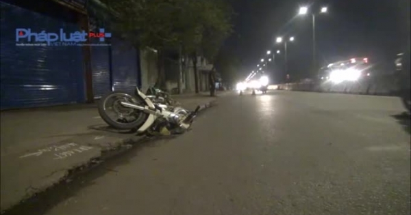 TP HCM: Xe ba gác gặp nạn sau khi tông xe máy rồi bỏ chạy