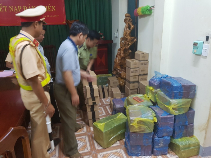 Số nước hoa, mỹ phẩm bị bắt giữ tại cơ quan chức năng.