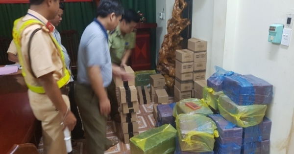 Bắc Giang: Bắt giữ lô nước hoa, mỹ phẩm không rõ nguồn gốc