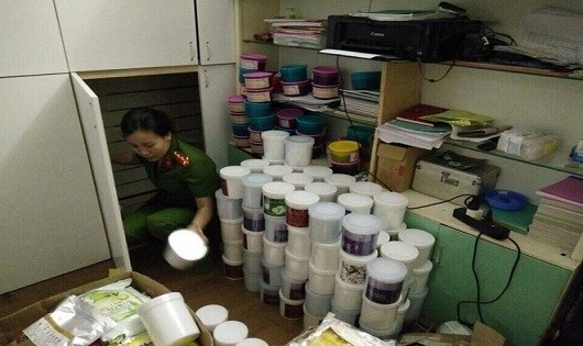 Hà Nội: Gần 1 tấn mỹ phẩm không rõ nguồn gốc suýt tuồn vào các spa, quán gội đầu