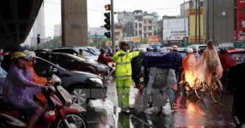 Dự báo thời tiết ngày 20/5: Đất liền giảm bớt mưa giông, trên biển đề phòng tố lốc