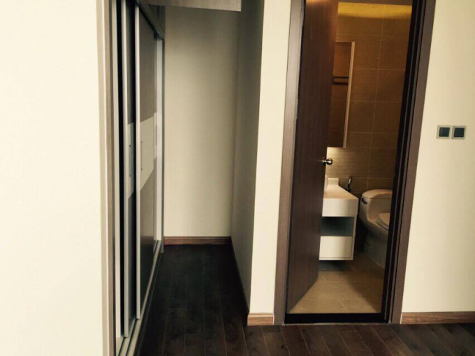 Nh&agrave; mới b&agrave;n giao, mới nguy&ecirc;n chưa qua sử dụng.&nbsp;  Căn hộ trang bị thiết bị Smarthomes hiện đại cho căn ph&ograve;ng.