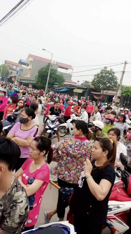 Vụ h&agrave;ng trăm c&ocirc;ng nh&acirc;n đ&igrave;nh c&ocirc;ng dưới mưa ở Bắc Giang: Nguyện vọng của người lao động đ&atilde; được đ&aacute;p ứng