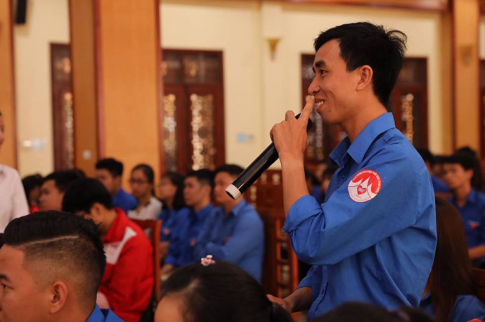 Trong buổi tập huấn nhiều c&acirc;u hỏi được c&aacute;c bạn t&igrave;nh nguyện vi&ecirc;n đặt ra.