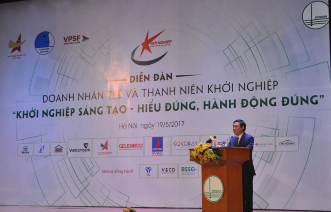 Đồng ch&iacute; Vương Đ&igrave;nh Huệ, Ủy vi&ecirc;n Bộ Ch&iacute;nh trị, Ph&oacute; Thủ tướng Ch&iacute;nh phủ chia sẻ tại diễn đ&agrave;n&nbsp;Doanh nh&acirc;n trẻ v&agrave; thanh ni&ecirc;n khởi nghiệp &ldquo;Khởi nghiệp s&aacute;ng tạo - Hiểu đ&uacute;ng, H&agrave;nh động đ&uacute;ng&rdquo;.